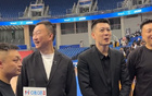 青島勝遼寧，賽后楊劉互贊，球員無顯興奮。