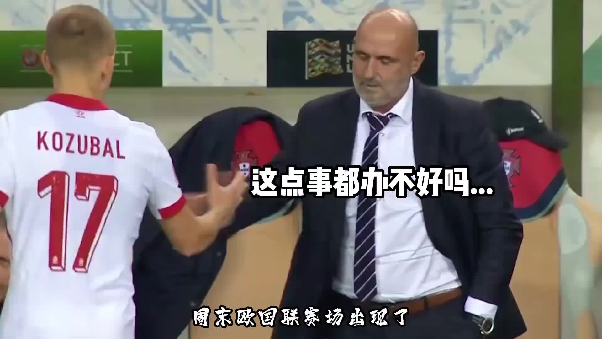 有誰(shuí)能想到在這種級(jí)別的比賽里還會(huì)出現(xiàn)如此業(yè)余的失誤呢...
