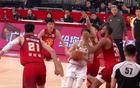 CBA冷門！倒數(shù)隊大勝領(lǐng)頭羊，周鵬三分爆發(fā)，廣廈七連勝終結(jié)。