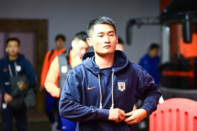 “大衣哥”現(xiàn)身，川足戰(zhàn)將，助成都蓉城亞冠晉級