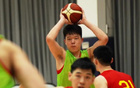 青島男籃楊瀚森：全年無(wú)休，多地拉練輪軸轉(zhuǎn)