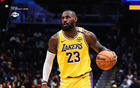 簡版標題：詹姆斯輕松得47.5%票選，24分11助當選NBA星。