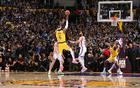 NBA詹皇十佳進球回顧，歷史得分王扣翻特里