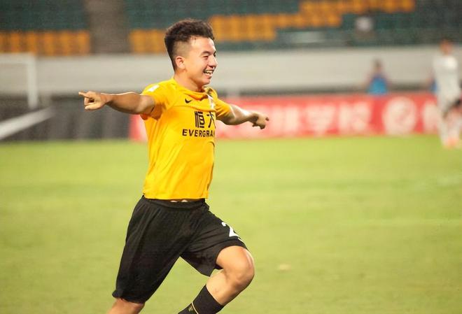 陜西三連勝，提前鎖定沖超，新援前鋒戴帽奪冠