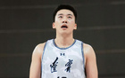 遼寧U22男籃大勝47分，中鋒制霸籃下26+15，趙維倫得分破百得22分。