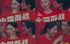 國(guó)足喜慶倒數(shù)第二，美女球迷亮眼，歡聚合影！