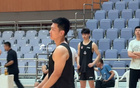 陳培東謝家鄉(xiāng)球迷，愿籃球少年得佳績(jī)。