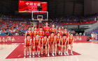 現(xiàn)16名隊(duì)員，中國女籃均齡25.4歲，平均身高186.6cm